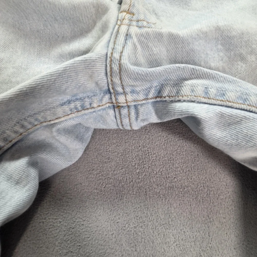 VTG Levis 501 Jeans Mens Light Wash Blue Button Fly USA 25x30 - Picture 10 of 16